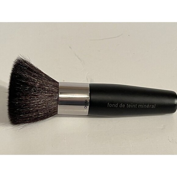 Mary Kay Brush For Foundation Mineral Powder Brush Tool NEW - Picture 1 of 3